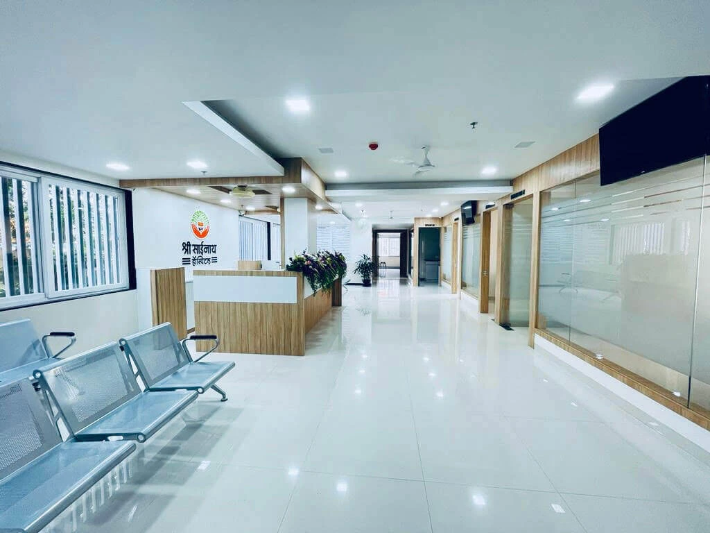 Hygienic hospital passage ensuring safe patient environment